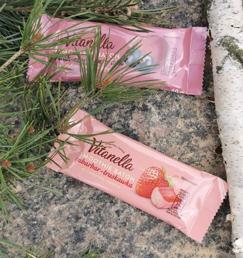 Recenzja batonów Vitanella SMOOTHIE BATON – Rabarbar-truskawka oraz burak-czarna porzeczka